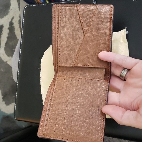 Louis-vuitton wallet - Picture 2 of 4